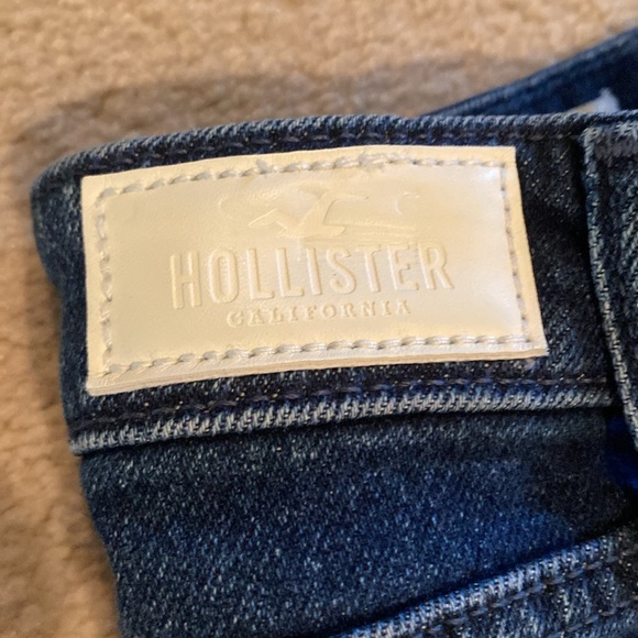 Hollister Curvy High Rise Mom Short - Picture 4 of 6
